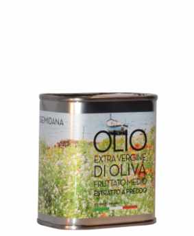 Corrias Olivenöl Kännchen mit schönem Etikett einer Blumenwiese und des Meers